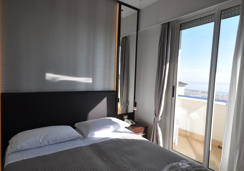 Hotel Adriatic&Beauty ริมินี ภายนอก รูปภาพ