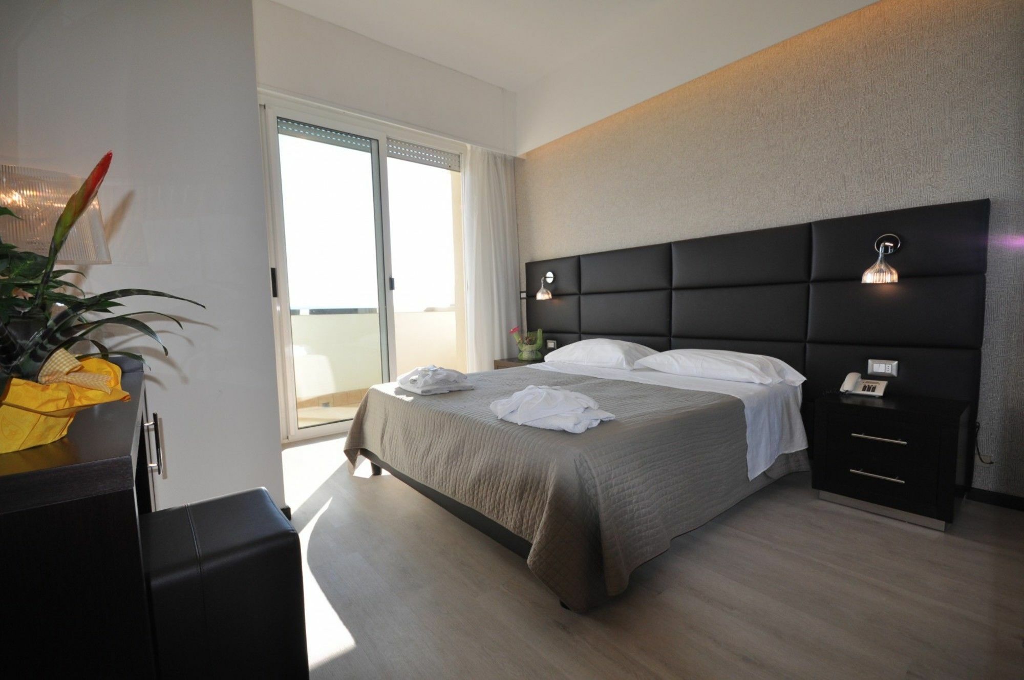 Hotel Adriatic&Beauty ริมินี ภายนอก รูปภาพ